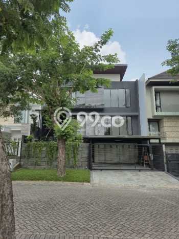 Rumah PREMIUM di , Surabaya, LT 264m2m² LB 576m2m² KESEMPATAN TERBATAS! Rumah PREMIUM di , Surabaya, LT 264m2m² LB 576m2m² KESEMPATAN TERBATAS!