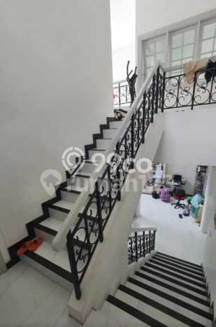 Jual Rumah Mewah Elegan Dengan View Cantik di Citraland, Surabaya Jual Rumah Mewah Elegan Dengan View Cantik di Citraland, Surabaya