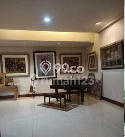 Hunian Mewah LB 1000m2 Siap Huni Desain Elegan di Pakuwon Indah, Surabaya Hunian Mewah LB 1000m2 Siap Huni Desain Elegan di Pakuwon Indah, Surabaya