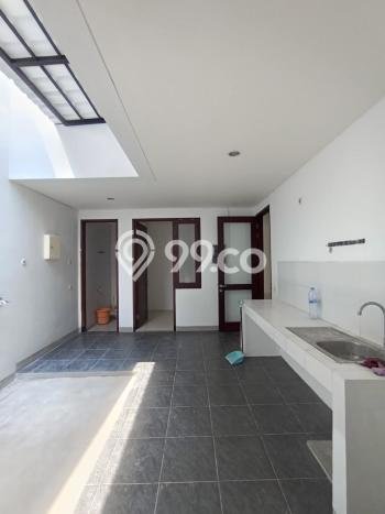 Rumah Luxury Modern Tanpa Renovasi di Graha Surabaya Rumah Luxury Modern Tanpa Renovasi di Graha Surabaya