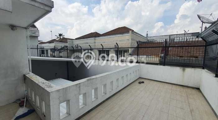 Jual Rumah Mewah Elegan Dengan View Cantik di Citraland, Surabaya Jual Rumah Mewah Elegan Dengan View Cantik di Citraland, Surabaya