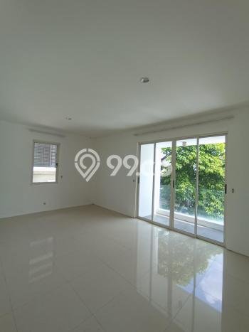 Rumah Luxury Modern Tanpa Renovasi di Graha Surabaya Rumah Luxury Modern Tanpa Renovasi di Graha Surabaya