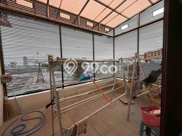 Rumah Luxury Modern Tanpa Renovasi di Pakuwon Indah Surabaya Rumah Luxury Modern Tanpa Renovasi di Pakuwon Indah Surabaya