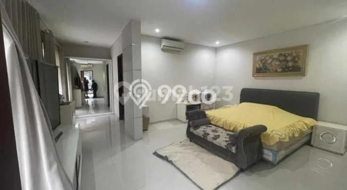 Ready to Use! Luxury House LT 351m2 Desain Modern di Graha Ready to Use! Luxury House LT 351m2 Desain Modern di Graha