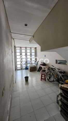 Rumah Kawasan , LT 200m2m², Bangunan 247m2m² Rumah Kawasan , LT 200m2m², Bangunan 247m2m²