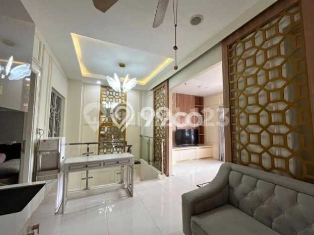 Hunian Apartemen Eksklusif untuk Dijual di Surabaya dengan 4 BR & 4 Kamar Mandi Hunian Apartemen Eksklusif untuk Dijual di Surabaya dengan 4 BR & 4 Kamar Mandi