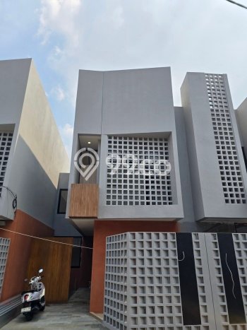Rumah Eksklusif Dijual LT 102m2 di Duren Sawit, Jakarta Timur Rumah Eksklusif Dijual LT 102m2 di Duren Sawit, Jakarta Timur