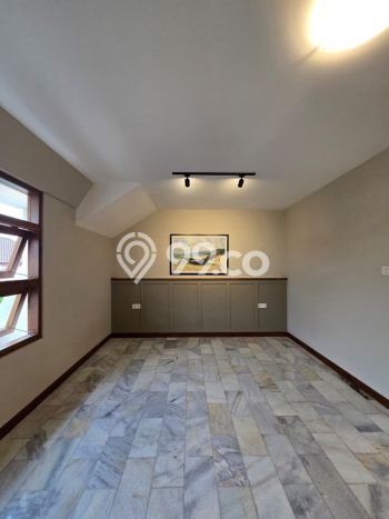 Rumah Elit Modern Tanpa Renovasi di Cipinang Jakarta Timur Rumah Elit Modern Tanpa Renovasi di Cipinang Jakarta Timur