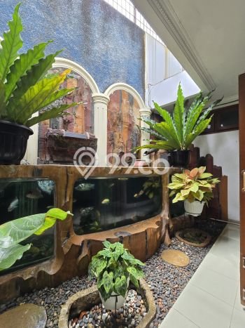 Jual Rumah Luas Elegan Dengan View Eksklusif di Pondok Kelapa, Jakarta Timur Jual Rumah Luas Elegan Dengan View Eksklusif di Pondok Kelapa, Jakarta Timur
