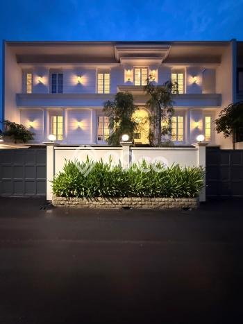 Dijual Rumah Mewah Elegan Dengan View Cantik di Kemang, Jakarta Selatan Dijual Rumah Mewah Elegan Dengan View Cantik di Kemang, Jakarta Selatan