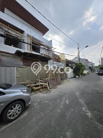 Rumah Asri LB 180m² View Gunung di Rawamangun, Jakarta Timur Rumah Asri LB 180m² View Gunung di Rawamangun, Jakarta Timur