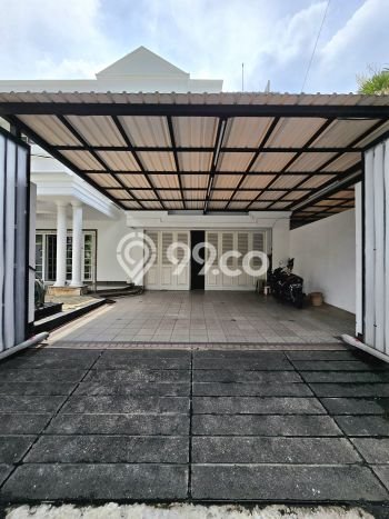 Rumah Luxury Modern Siap Huni di Kuningan Jakarta Selatan Rumah Luxury Modern Siap Huni di Kuningan Jakarta Selatan