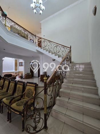 Hunian Elit LB 344m2 Siap Pakai Desain Elegan di Pondok Bambu, Jakarta Timur Hunian Elit LB 344m2 Siap Pakai Desain Elegan di Pondok Bambu, Jakarta Timur