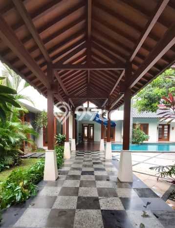 Dijual Rumah Mewah Exclusive di Cilandak, Jakarta Selatan Dijual Rumah Mewah Exclusive di Cilandak, Jakarta Selatan