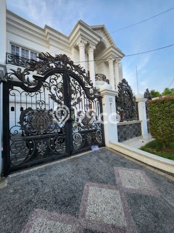 For Sale! Premium House LT 285m2 Desain Elegan di Pondok Kelapa For Sale! Premium House LT 285m2 Desain Elegan di Pondok Kelapa