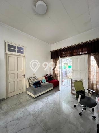 Rumah Elit Modern Tanpa Renovasi di Pondok Indah Jakarta Selatan Rumah Elit Modern Tanpa Renovasi di Pondok Indah Jakarta Selatan