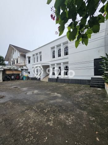 Unit Komersial Dijual di Kebayoran Baru Jakarta Selatan 500m2 Unit Komersial Dijual di Kebayoran Baru Jakarta Selatan 500m2
