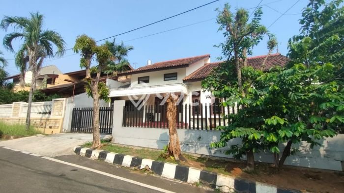 BEST OFFER! Rumah Untuk Investasi area Pondok Kelapa, Luas 296m² LB 294m² BEST OFFER! Rumah Untuk Investasi area Pondok Kelapa, Luas 296m² LB 294m²