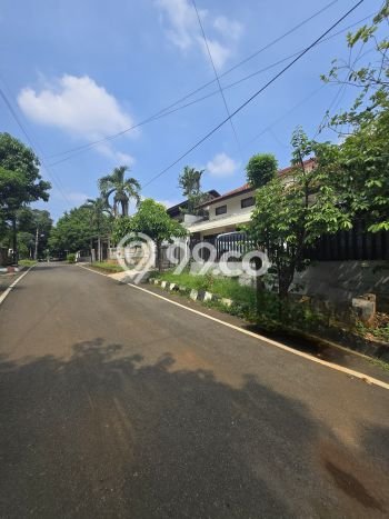 BEST OFFER! Rumah Untuk Investasi di Pondok Kelapa, LT 296m² Bangunan 294m² BEST OFFER! Rumah Untuk Investasi di Pondok Kelapa, LT 296m² Bangunan 294m²
