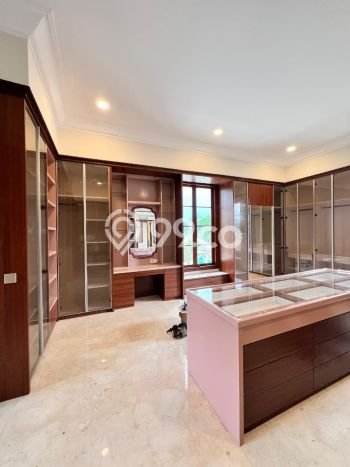 Hunian Elit LB 880m2 Siap Pakai Desain Elegan di Kemang, Jakarta Selatan Hunian Elit LB 880m2 Siap Pakai Desain Elegan di Kemang, Jakarta Selatan