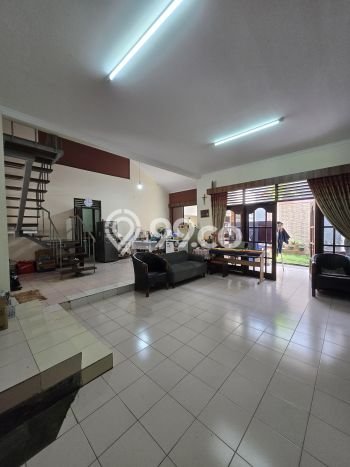 BEST OFFER! Rumah Untuk Investasi di Pondok Kelapa, LT 296m² Bangunan 294m² BEST OFFER! Rumah Untuk Investasi di Pondok Kelapa, LT 296m² Bangunan 294m²
