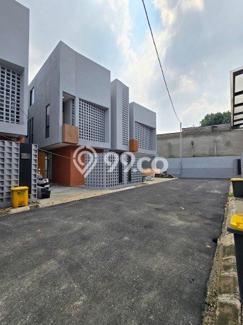 Rumah Eksklusif Dijual LT 102m2 di Duren Sawit, Jakarta Timur Rumah Eksklusif Dijual LT 102m2 di Duren Sawit, Jakarta Timur