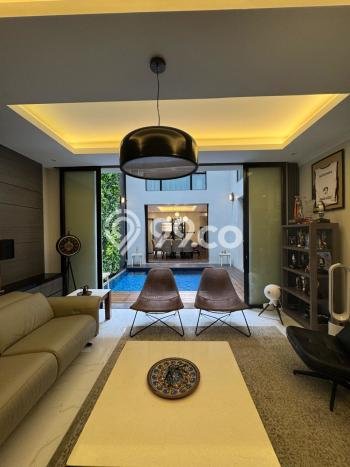 Hunian Mewah Siap Huni LT 214m2 di Cilandak, Jakarta Selatan Hunian Mewah Siap Huni LT 214m2 di Cilandak, Jakarta Selatan