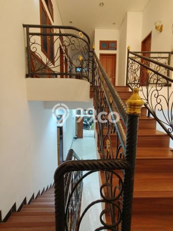 Rumah Premium 5 KT 4 KM di Kawasan Nyaman Ciracas, Jakarta Timur Rumah Premium 5 KT 4 KM di Kawasan Nyaman Ciracas, Jakarta Timur