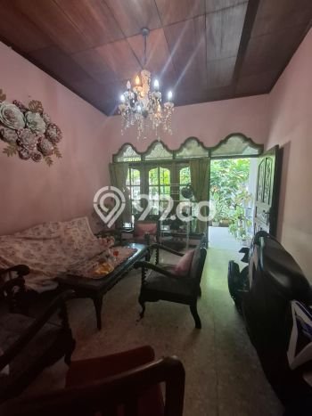 Hunian Mewah LB 210m2 Siap Pakai Desain Elegan di Klender, Jakarta Timur Hunian Mewah LB 210m2 Siap Pakai Desain Elegan di Klender, Jakarta Timur