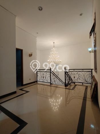 Rumah Premium 5 KT 4 KM di Kawasan Nyaman Ciracas, Jakarta Timur Rumah Premium 5 KT 4 KM di Kawasan Nyaman Ciracas, Jakarta Timur
