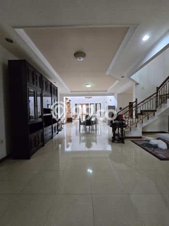 For Sale! Luxury House LT 595m2 Desain Modern di Pondok Kelapa For Sale! Luxury House LT 595m2 Desain Modern di Pondok Kelapa