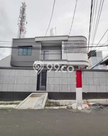 Rumah Elit Modern Tanpa Renovasi di Utan Kayu Jakarta Timur Rumah Elit Modern Tanpa Renovasi di Utan Kayu Jakarta Timur