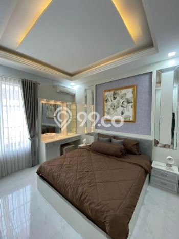 Jual Rumah Mewah Elegan Dengan View Cantik di Cilangkap, Jakarta Timur Jual Rumah Mewah Elegan Dengan View Cantik di Cilangkap, Jakarta Timur