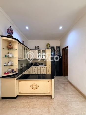 Hunian Mewah Siap Huni LT 243m2 di Kebayoran Baru, Jakarta Selatan Hunian Mewah Siap Huni LT 243m2 di Kebayoran Baru, Jakarta Selatan