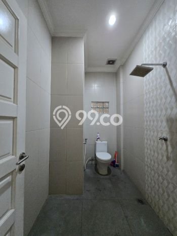 For Sale! Premium House LT 204m2 Desain Elegan di Cipinang For Sale! Premium House LT 204m2 Desain Elegan di Cipinang