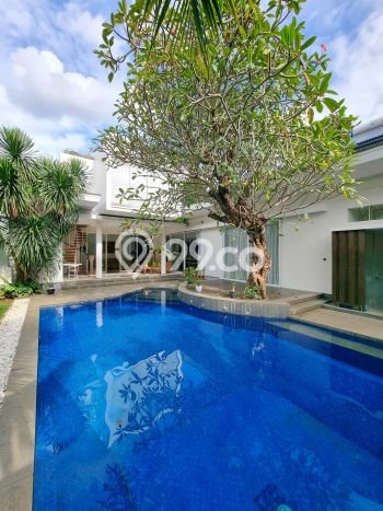 Rumah Elit Modern Tanpa Renovasi di Kemang Jakarta Selatan Rumah Elit Modern Tanpa Renovasi di Kemang Jakarta Selatan