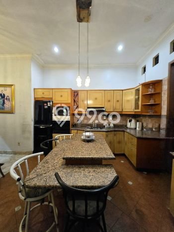 Rumah Mewah LB 350m2 Siap Pakai Desain Elegan di Pondok Kelapa, Jakarta Timur Rumah Mewah LB 350m2 Siap Pakai Desain Elegan di Pondok Kelapa, Jakarta Timur
