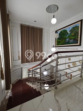 Dijual Rumah Premium dengan Fasilitas Sekitar Komplit di Duren Sawit, Jakarta Timur Dijual Rumah Premium dengan Fasilitas Sekitar Komplit di Duren Sawit, Jakarta Timur