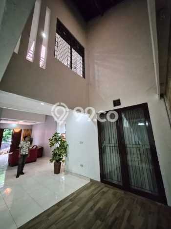 Rumah Elit LB 188m2 Siap Huni Desain Elegan di Jatiwaringin, Bekasi Rumah Elit LB 188m2 Siap Huni Desain Elegan di Jatiwaringin, Bekasi