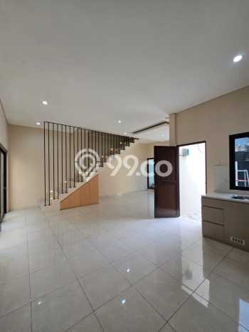 Rumah Elit Modern Tanpa Renovasi di Kayu Putih Jakarta Timur Rumah Elit Modern Tanpa Renovasi di Kayu Putih Jakarta Timur