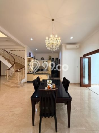 Hunian Mewah Siap Huni LT 243m2 di Kebayoran Baru, Jakarta Selatan Hunian Mewah Siap Huni LT 243m2 di Kebayoran Baru, Jakarta Selatan