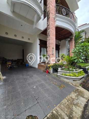 Rumah Elit LB 380m2 Siap Huni Desain Elegan di Pondok Bambu, Jakarta Timur Rumah Elit LB 380m2 Siap Huni Desain Elegan di Pondok Bambu, Jakarta Timur