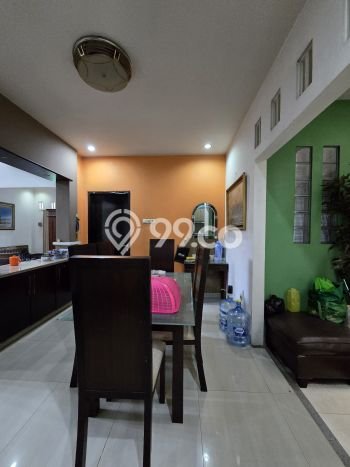 Hunian Mewah LB 180m2 Siap Pakai Desain Elegan di Pondok Kelapa, Jakarta Timur Hunian Mewah LB 180m2 Siap Pakai Desain Elegan di Pondok Kelapa, Jakarta Timur