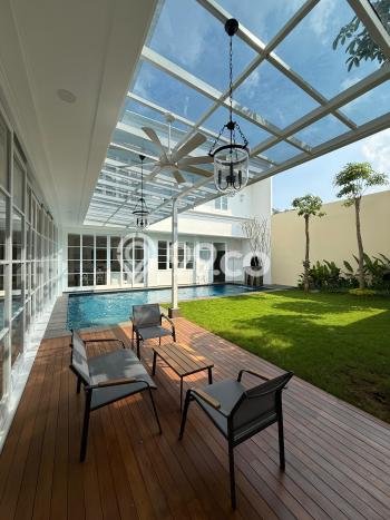 Dijual Rumah Mewah Elegan Dengan View Cantik di Kemang, Jakarta Selatan Dijual Rumah Mewah Elegan Dengan View Cantik di Kemang, Jakarta Selatan