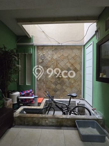Hunian Mewah LB 180m2 Siap Pakai Desain Elegan di Pondok Kelapa, Jakarta Timur Hunian Mewah LB 180m2 Siap Pakai Desain Elegan di Pondok Kelapa, Jakarta Timur