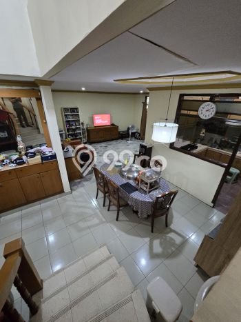 Rumah Elit Modern Tanpa Renovasi di Utan Kayu Jakarta Timur Rumah Elit Modern Tanpa Renovasi di Utan Kayu Jakarta Timur