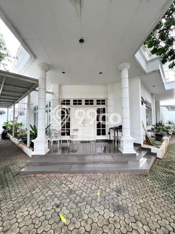 Rumah Elit Modern Tanpa Renovasi di Pondok Indah Jakarta Selatan Rumah Elit Modern Tanpa Renovasi di Pondok Indah Jakarta Selatan