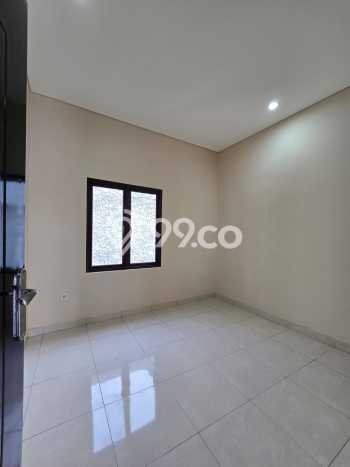 Rumah Elit Modern Tanpa Renovasi di Kayu Putih Jakarta Timur Rumah Elit Modern Tanpa Renovasi di Kayu Putih Jakarta Timur