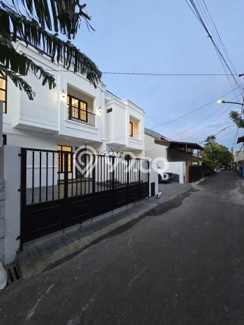 Dijual Rumah Eksklusif 3 KT di Pondok Bambu, Jakarta Timur Dijual Rumah Eksklusif 3 KT di Pondok Bambu, Jakarta Timur