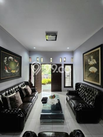 Rumah Mewah LB 567m2 Siap Pakai Desain Elegan di Pondok Kelapa, Jakarta Timur Rumah Mewah LB 567m2 Siap Pakai Desain Elegan di Pondok Kelapa, Jakarta Timur